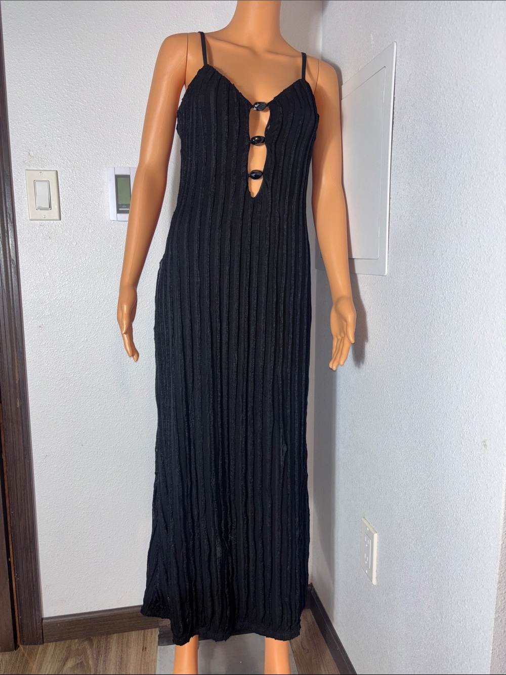 Hearts & Heels Sleek Black Ribbed Maxi Dress